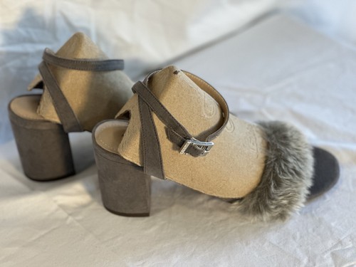 NEW Charles David Leather Faux Fur Strapy Sandals Size 7.5 - Picture 4 of 10