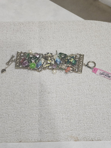 Betsy Johnson Walk In The Park Bracelet - Picture 1 of 9