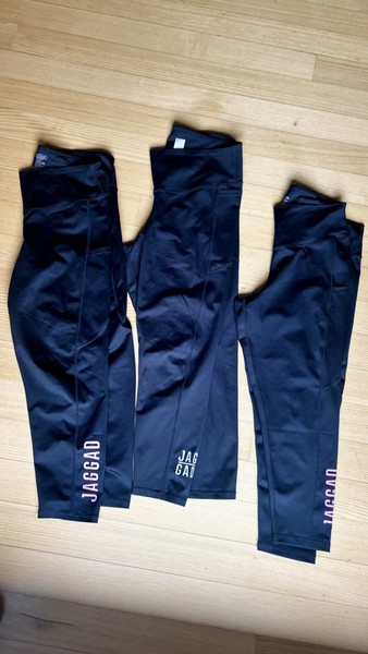 3 PAIRS JAGGAD LEGGINGS XXL AU 16 Black Stretch 3/4 Activewear Gym EXC CON 