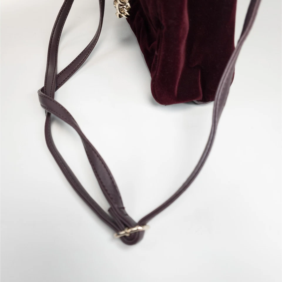 Mossimo Acolchado Repujado Bandolera Bolso de Hombro Cartera Metal Cadena Asas Foto 3 de 4