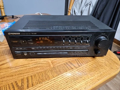 Vintage Pioneer Stereo Receiver SX-312R Tested