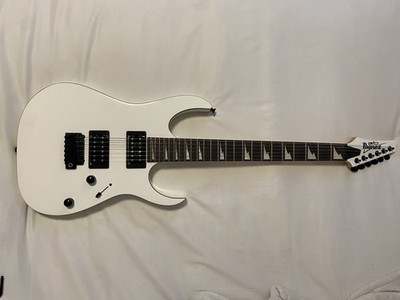 Ibanez Gio RG Electric Guitar White w/ Gig Bag Strap Tremolo   Open Box