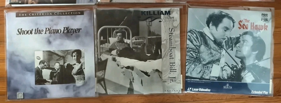 Lot Of 10 Laserdisc Classics Black And White Oliver Twist Dorian Gray  - Image 4 of 4