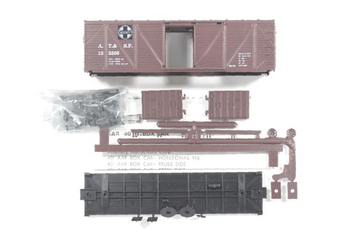 HO Roundhouse Santa Fe 40 ft truss-Side Box Car #135506 Nuevo Kit | Zustand: New