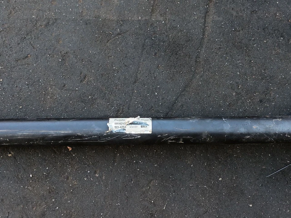 Hélice del eje de transmisión delantero 99142102001 Porsche 911 AWD 12-19 Foto 4 de 4