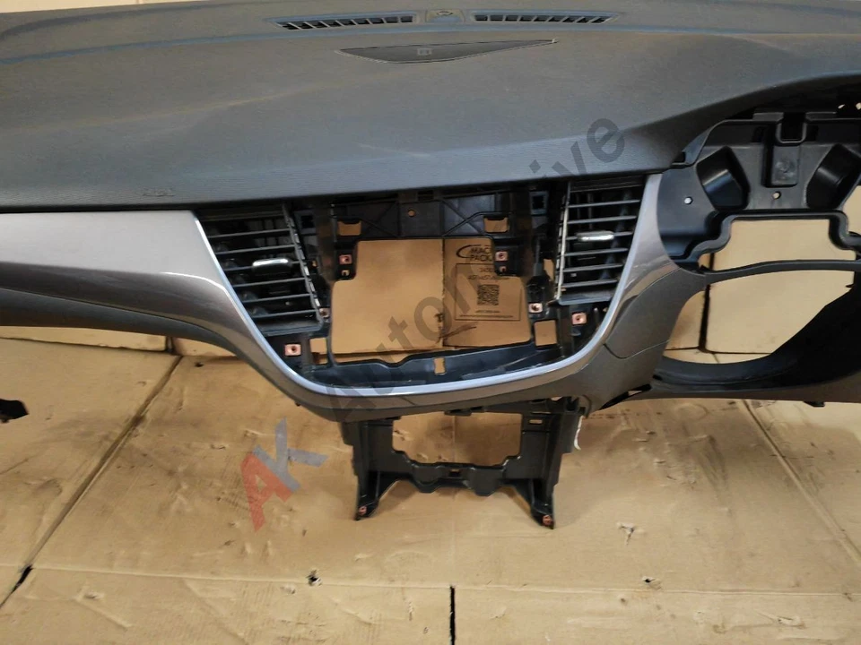 Vauxhall Crossland X 17-20 Dash Dashboard with Passenger Airbag - Image 3 of 4