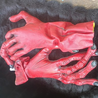 Rare Vintage Mario Chiodo Studios Halloween 2005 Monster Hands Gloves 23 In.