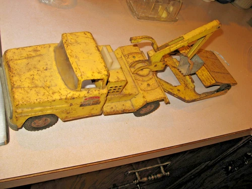 VINTAGEYELLOW TONKA BACK HOE & TRAILER 1960'S