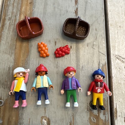 Vintage Lot Of 4 Playmobil  Fronts Figures And Accessories Two Baskets/Grapes