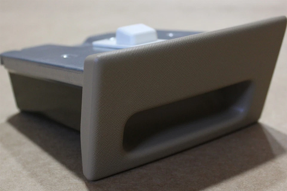 Оригинальная заводская отделка центральной консоли пепельницы и зажигалки для Honda CR-V 05–06 годов выпуска 08u25s9a130 - Изображение 3 из 4