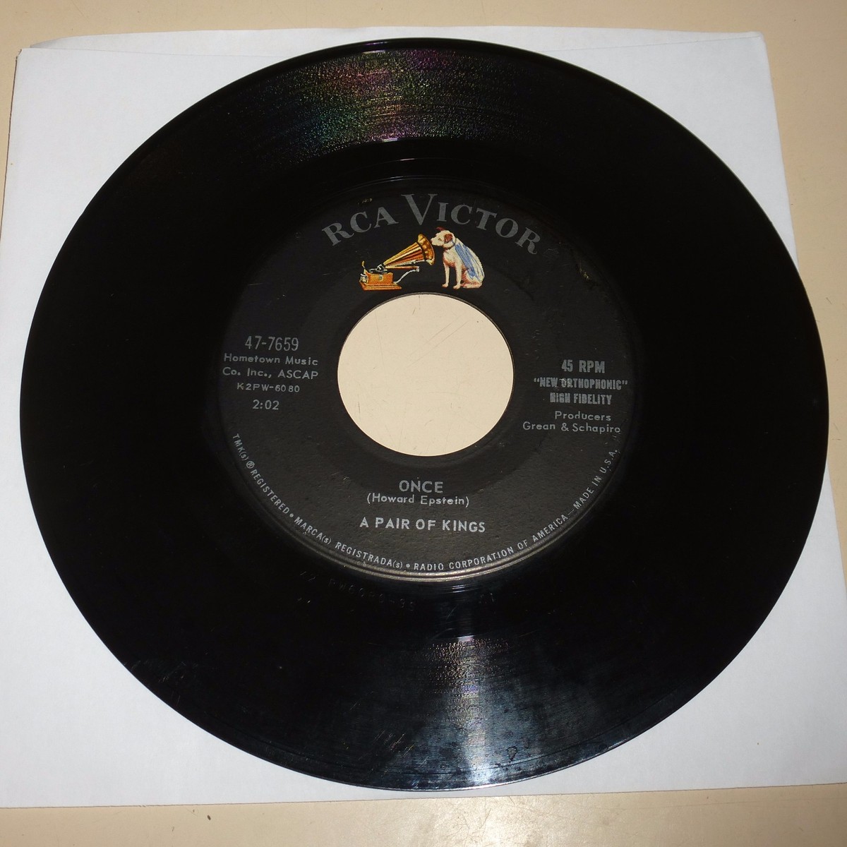 ROCK (MONSTER) 45 RPM RECORD - A PAIR OF KINGS - RCA VICTOR 47