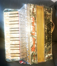 Bellissima fisarmonica in madreperla 60 bassi