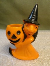 VINTAGE 1950'S ROSBRO HALLOWEEN CANDY CONTAINER WITCH HOLDING PUMPKIN