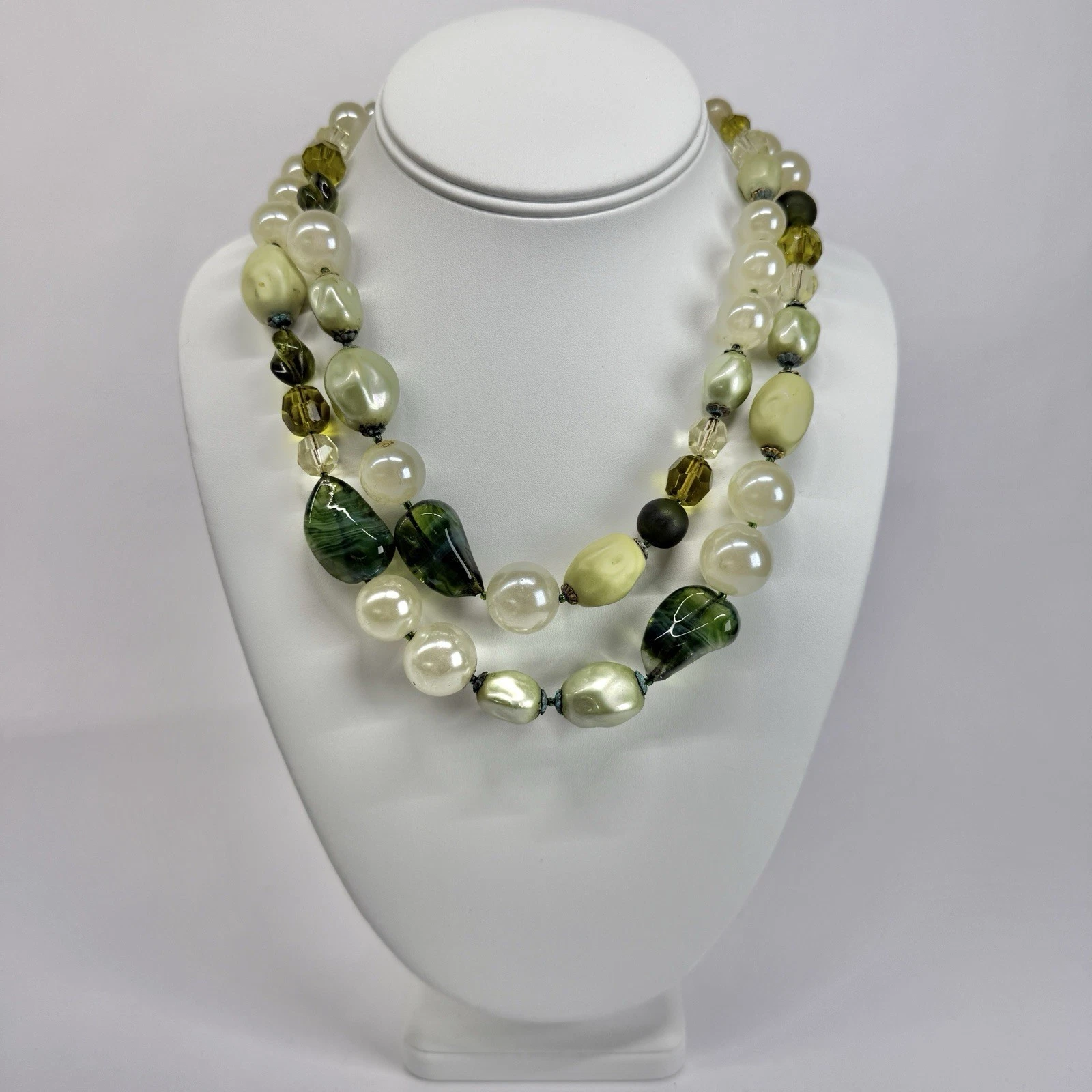 DEMARIO Green Glass Beaded Vibrant Two-Strand Vintage Necklace Jewelry N425