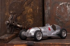 Mercedes-Benz W125 (#4 GP Great Britain Donington, 1937) [CMC] 1:18 scale