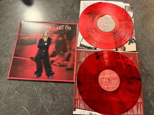 アヴリル・ラヴィーン、デビュー・アルバム『レット・ゴー』の Avril
