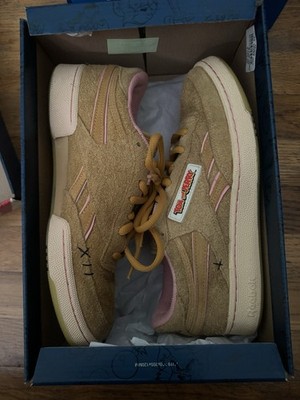 100% Authentic Reebok Tom And Jerry Club C Size 9 Used.