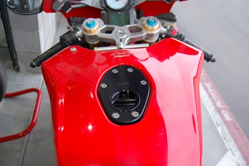 Ducati CNC Gas Fuel Cap 749 999 Multistrada 620 SportClassic 1000 GT1000 1000S - Picture 8 of 8