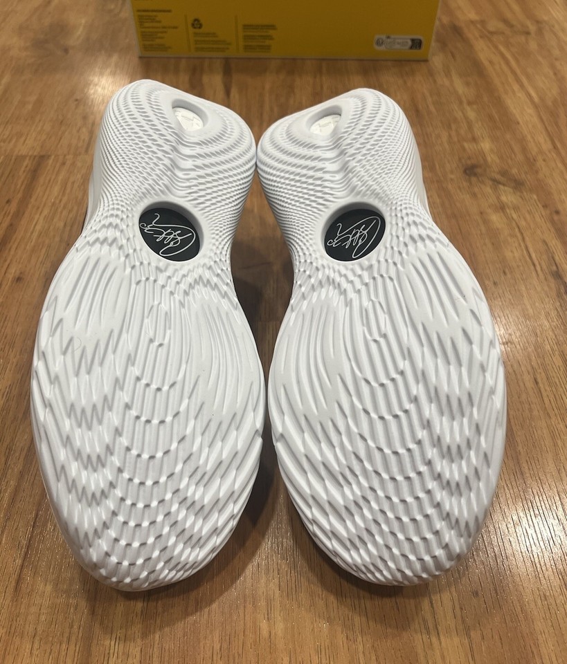 Under Armour Curry 11 Bruce Lee Wind Sz 10 Basketball Shoe 3027502100