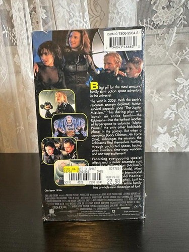"Lost in Space" VHS – Sci-Fi Adventure Classic - Picture 2 of 2
