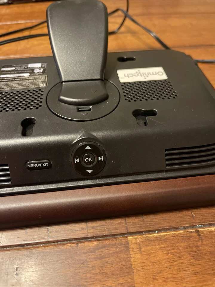 Omnitech Digital Photo Frame Cherry Wood Black Matte Inset 7" - Image 2 of 4