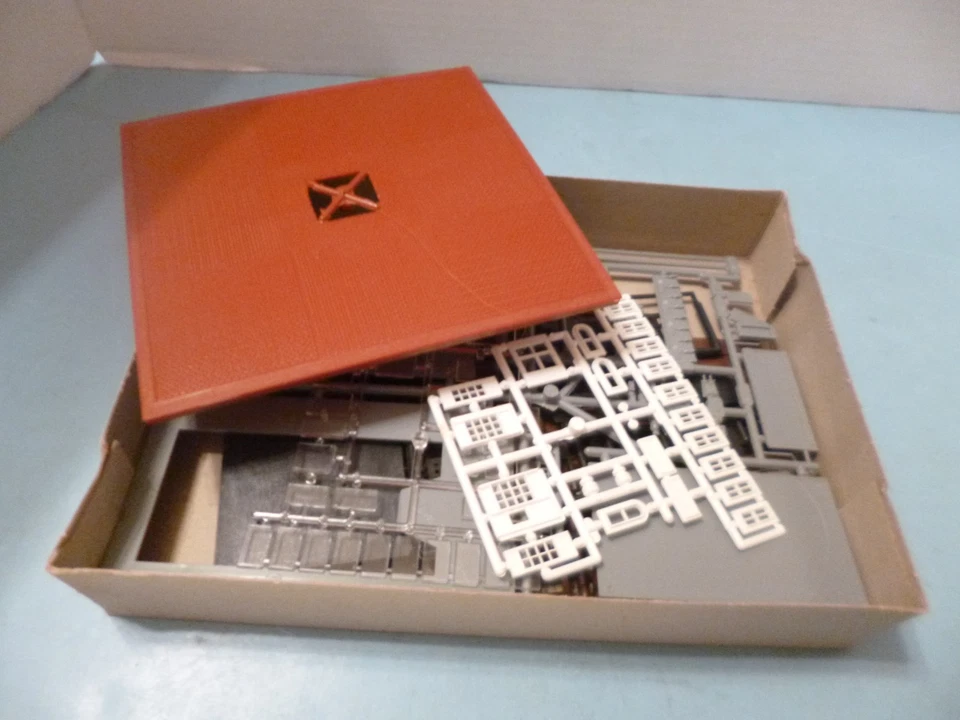 CON COR - HELJAN N -SCALE WOOLWORTHS 5 & 10 #604 - Image 3 of 4