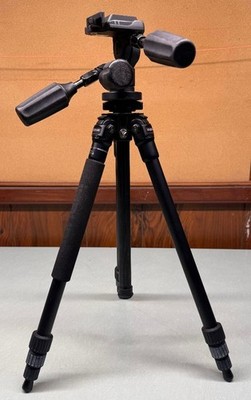 Induro A014 Tripod with Induro Head & Mounting Plate   Great for Travel