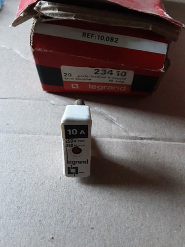 1 Porte-fusible A Voyant Porcelaine à Broches Legrand 10 Ampères Série Blanche