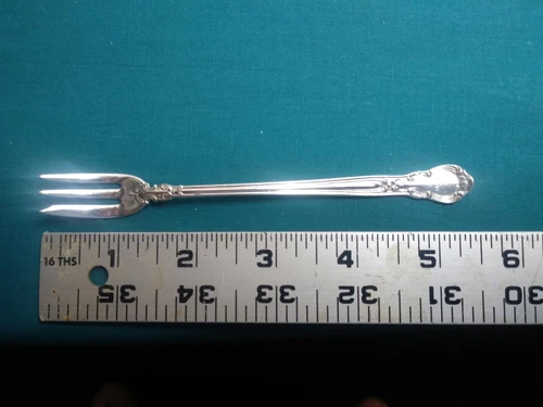 GORHAM CHANTILLY STERLING SILVER SHRIMP FORK #309