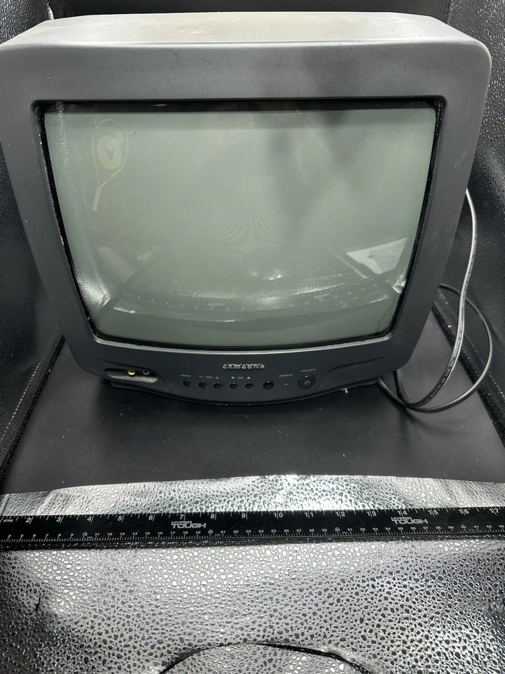 Samsung TXJ1313X 13" CRT Tv Video Gaming Retro Vintage NO REMOTE - Image 2 of 4