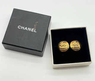 Auth Chanel Coco Mark 96A Crown Gold Clip on Earrings 12.09G W/Box MR 0210