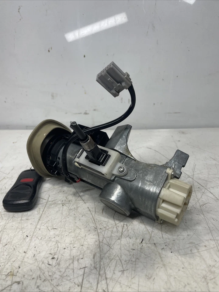 Cilindro de bloqueo de interruptor de encendido OEM con llave Nissan Versa 2007-2009 216697757 Foto 4 de 4