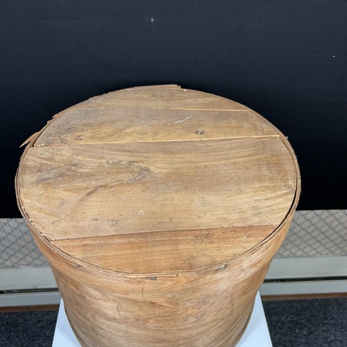 Antiker extra großer Käsefass-Eimer mit gebogenem Holzdeckel 16”x13,5” - Bild 2 von 15