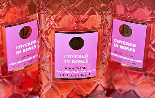Gel de ducha Bath & Body Works cubierto de rosas 10 oz gel de baño corporal con aloe B5 x3 - Imagen 3 de 4
