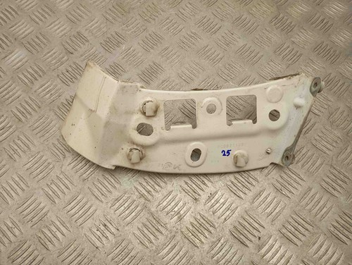 VW CRAFTER Furgon SY Kotflügelhalter vorne links 7C0821109 2.00 Diesel 31318469
