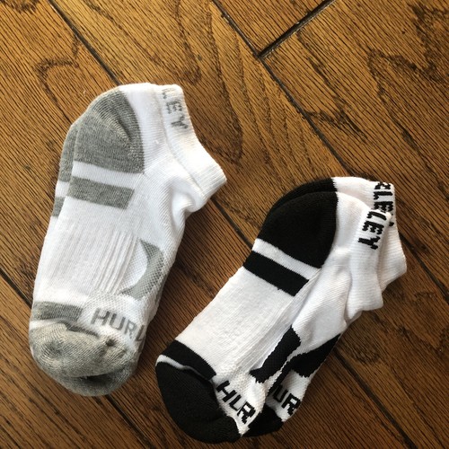 HURLEY Boys 10 Pair Low Cut, Moisture Wicking Socks Size 3Y-5Y Black/Grey/White - Picture 9 of 10