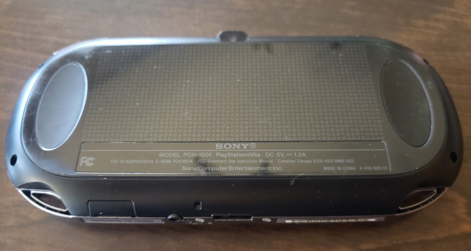 Sony PlayStation Vita Handheld System Black PCH 1001 W/box, Charger