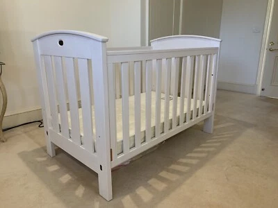 jolly jumper cambridge sleigh cot