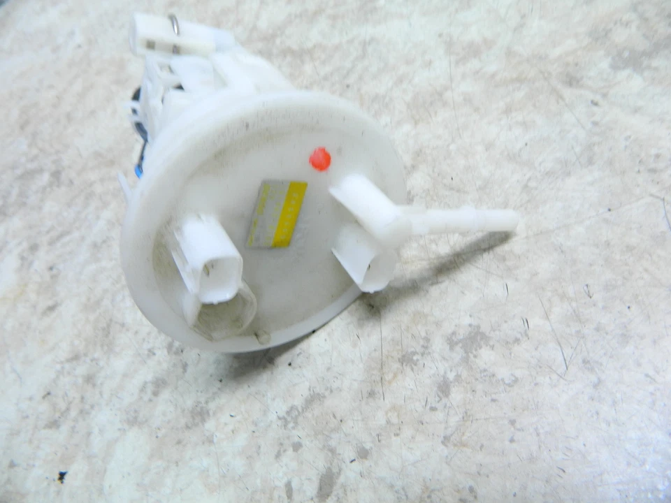 01 Kawasaki ZR 7 750 H ZR7 S ZR750 petrol gas fuel pump - Imagem 2 de 3