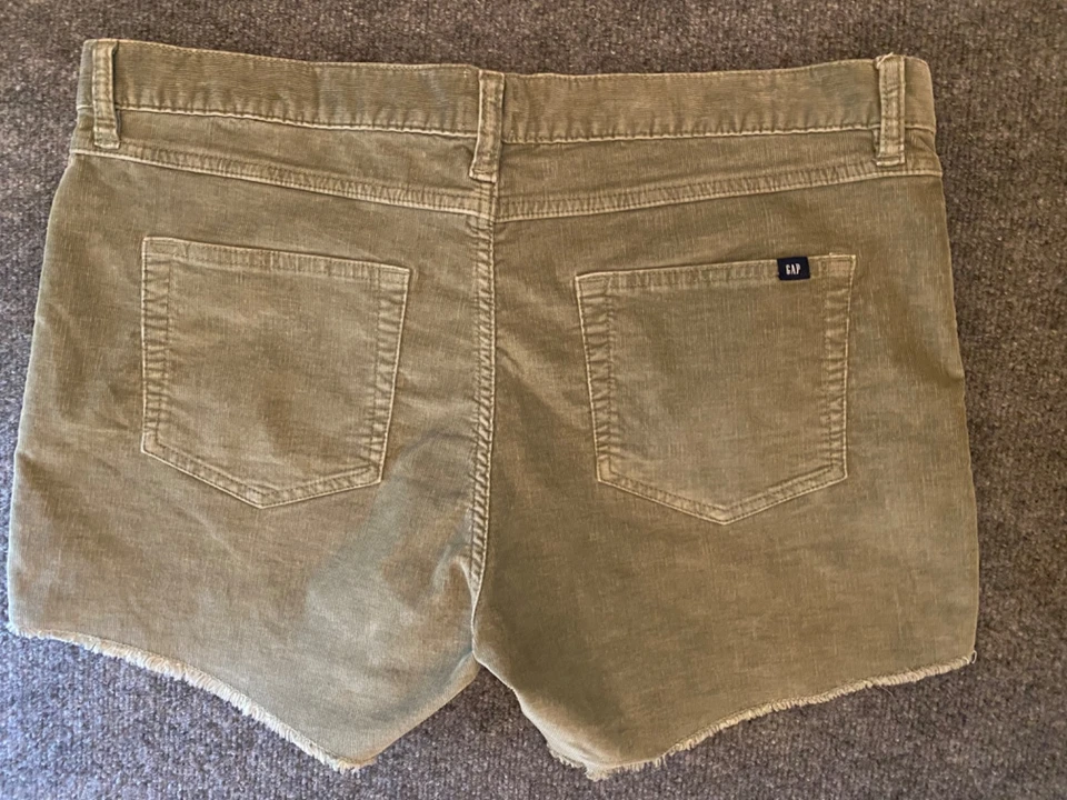 Pantalones Cortos de Pana GAP para Mujer 14 Musgo Suave Elastizado Informal Exterior Borde Crudo Dobladillo Foto 3 de 4