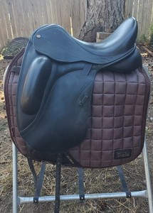 NSC Rhomeo Black Dressage Saddle 17" Buffalo Leather, Adjustable Tree, Wool 