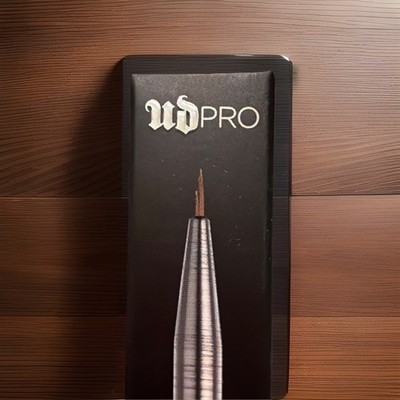 NEW URBAN DECAY Pro Collection Precise Eyeliner Brush E216