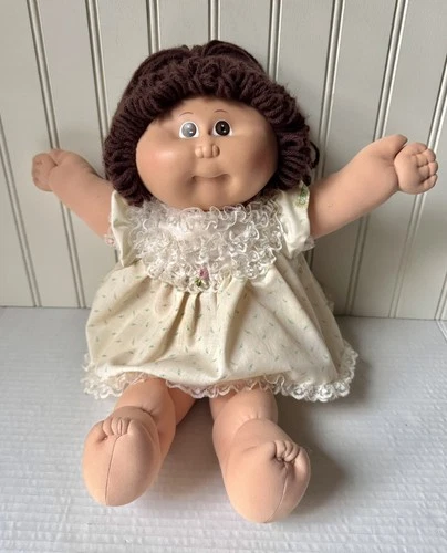 Cabbage Patch Kids Doll 1984 Hong Kong, Girl Brown Hair Brown Eyes CPK Dress