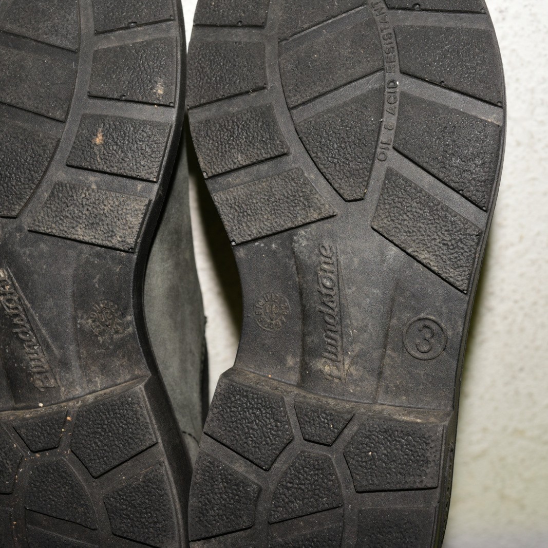 Blundstone Classic Chelsea Leather Boots Rustic Black UK 3 / Women US 6