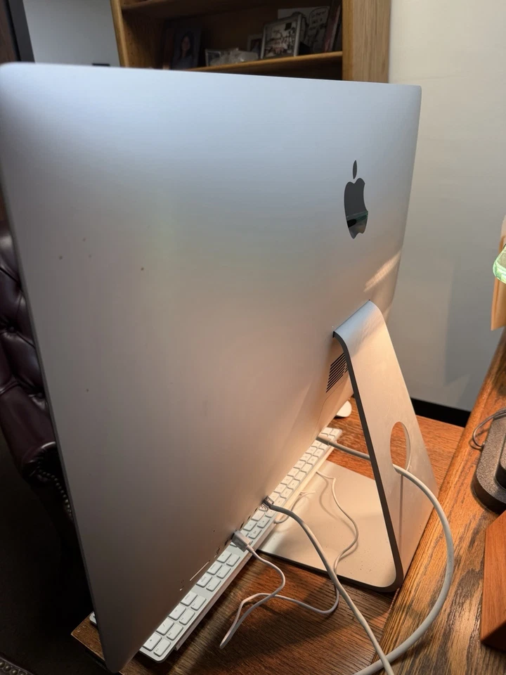 Apple iMac 27" (1TB HDD, 128 GB SSD Intel Core i7 3rd Gen., 3.40 GHz, 16GB)... - Image 4 of 4