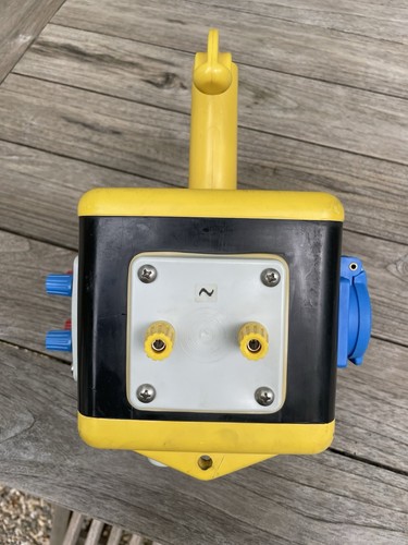 Bals Energie Würfel mit Schukodose und Bananen Stecker - Bild 4 von 6