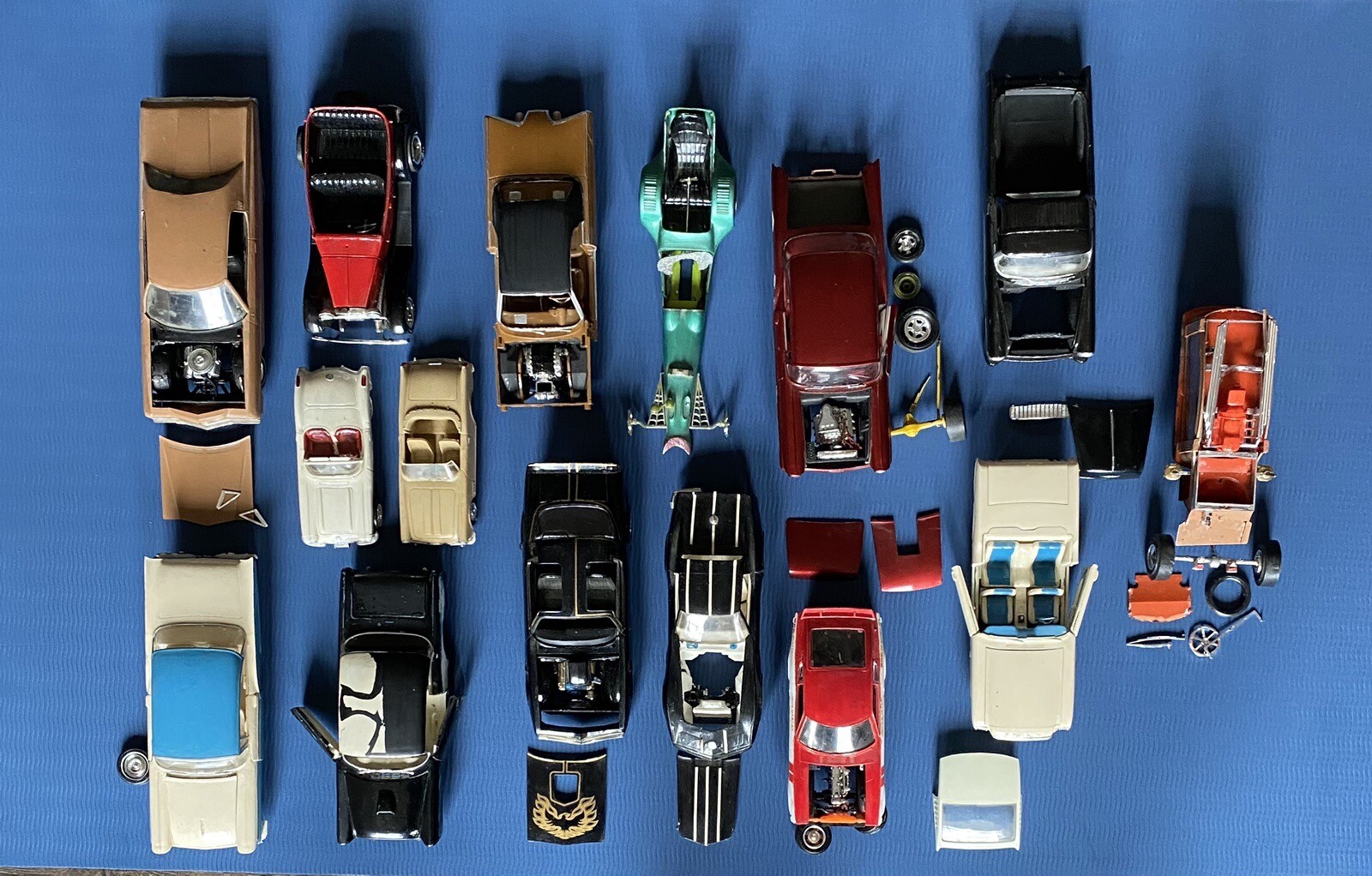 Vintage Model Car Kits Built & Partially Built For PARTS JUNKYARDLOT