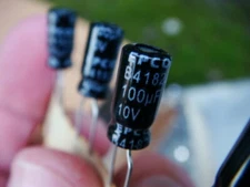 One BOX 2000 pieces EPCOS 100uF / 10V Aluminum Electrolytic Capacitors - Unused