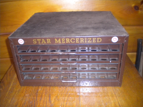 Vintage Metal AMERICAN THREAD COMPANY STAR SPOOL CABINET / 4 DRAWER SPOOL BOX - Picture 1 of 7