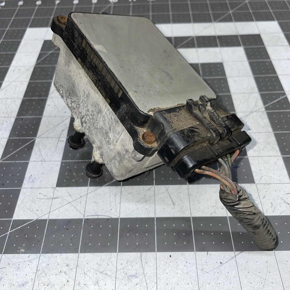 Lincoln Continental Cruise Control Servo Module YF3F-9C735-AA OEM - Image 4 of 4